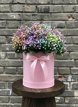 Цветочная композиция из Гипсофила и Розы в шляпной коробке в Родионово-Несветайской