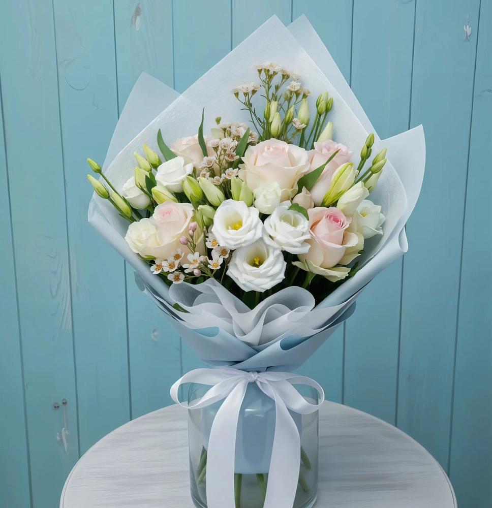 Букет цветов из: Розы и Лизиантусы в Родионово-Несветайской