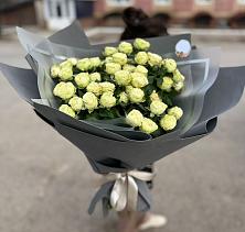 Букет Белые кустовые розы Солинеро в Родионово-Несветайской