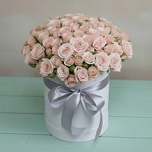 Цветочная композиция из Розы в шляпной коробке в Родионово-Несветайской