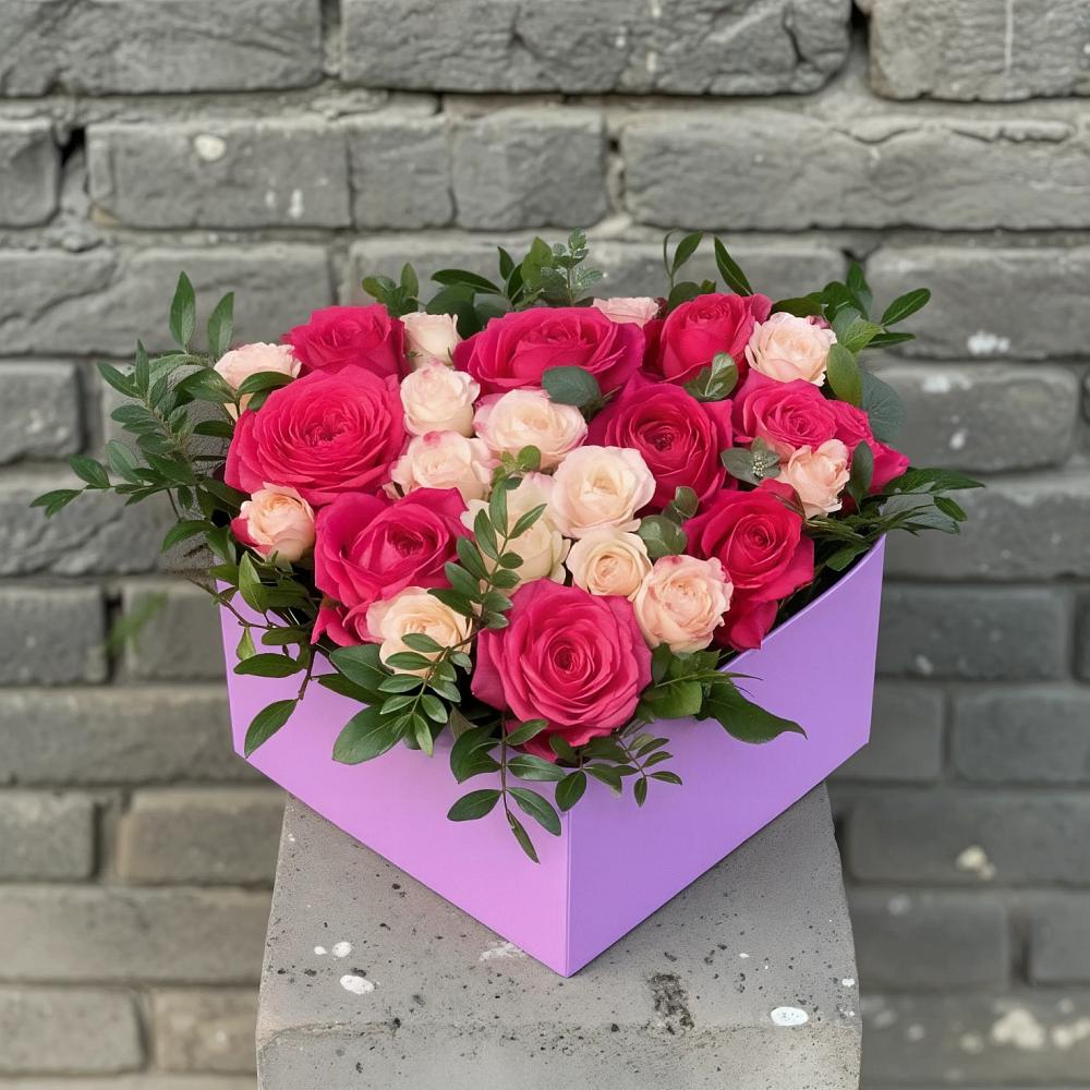 Цветочная композиция из Розы в коробке в Родионово-Несветайской