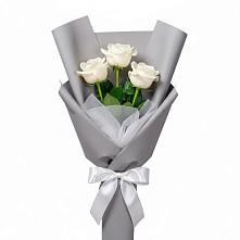 Букет 3 белые розы в Родионово-Несветайской