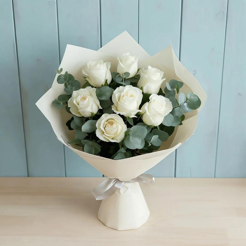 Букет Белые розы в Эвкалипте в Родионово-Несветайской