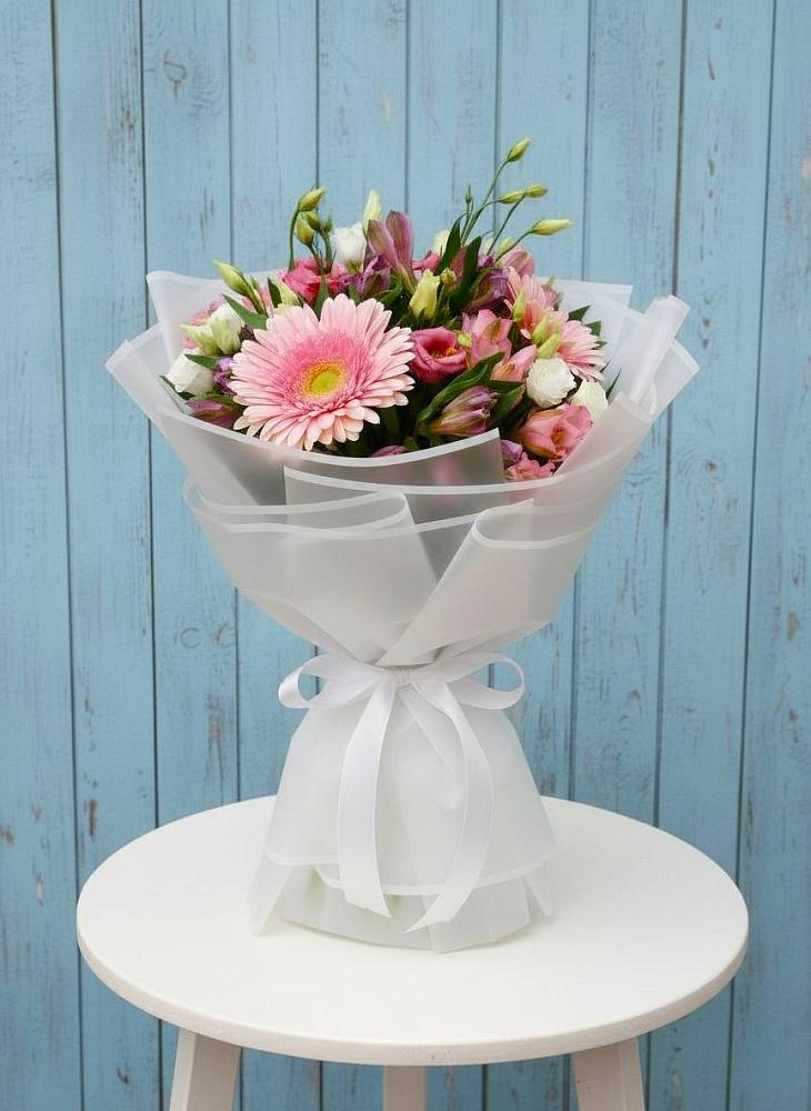 Букет цветов из: Герберы, Альстромерии и Лизиантусы в Родионово-Несветайской