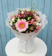 Букет цветов из:  Герберы, Альстромерии и Лизиантусы в Родионово-Несветайской