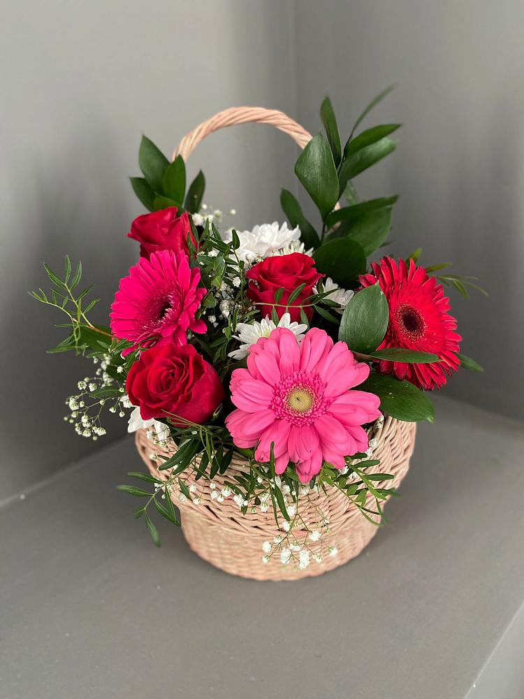 Цветочная композиция из Розы, Хризантемы и Герберы в корзине в Родионово-Несветайской