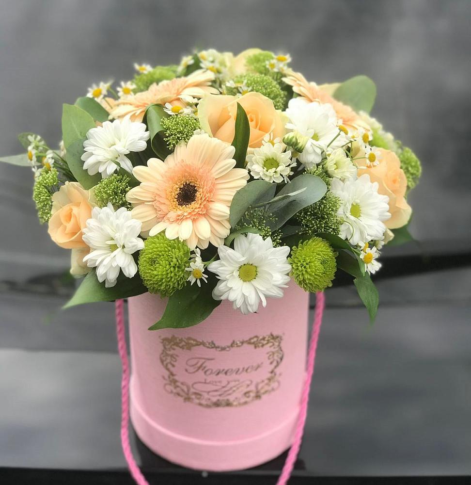 Цветочная композиция из Розы, Герберы и Хризантемы в шляпной коробке в Родионово-Несветайской