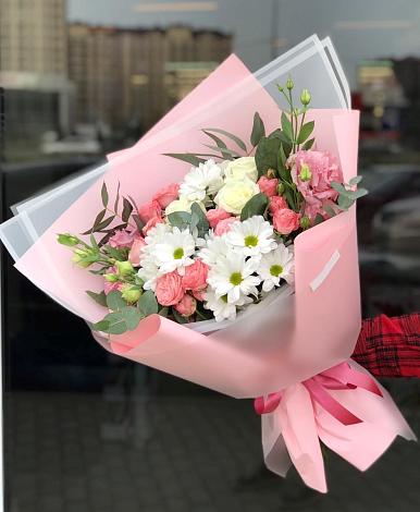 Букет цветов из: Розы, Лизиантусы и Хризантемы в Родионово-Несветайской