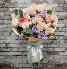 Букет цветов из:  Розы, Лизиантусы и Гвоздики в Родионово-Несветайской