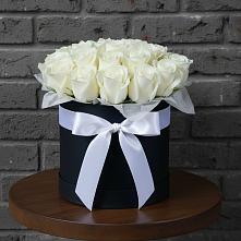 Цветочная композиция из Розы в шляпной коробке в Родионово-Несветайской